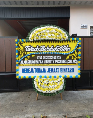 Papan Bunga Duka di Anggruk