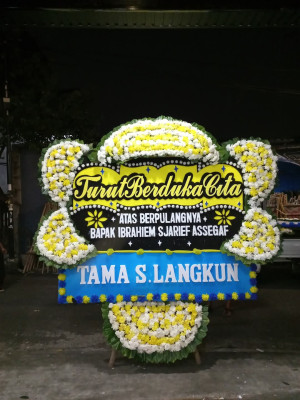 Papan Bunga Duka di Anggruk