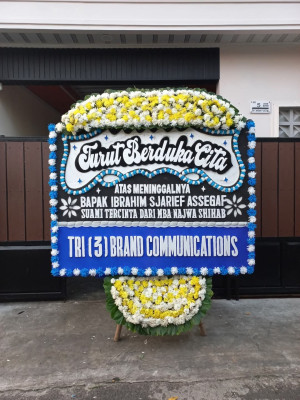 Papan Bunga Duka di Anggruk